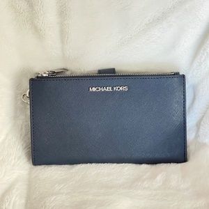 Michael Kors Adele Leather Smartphone Wallet in Navy